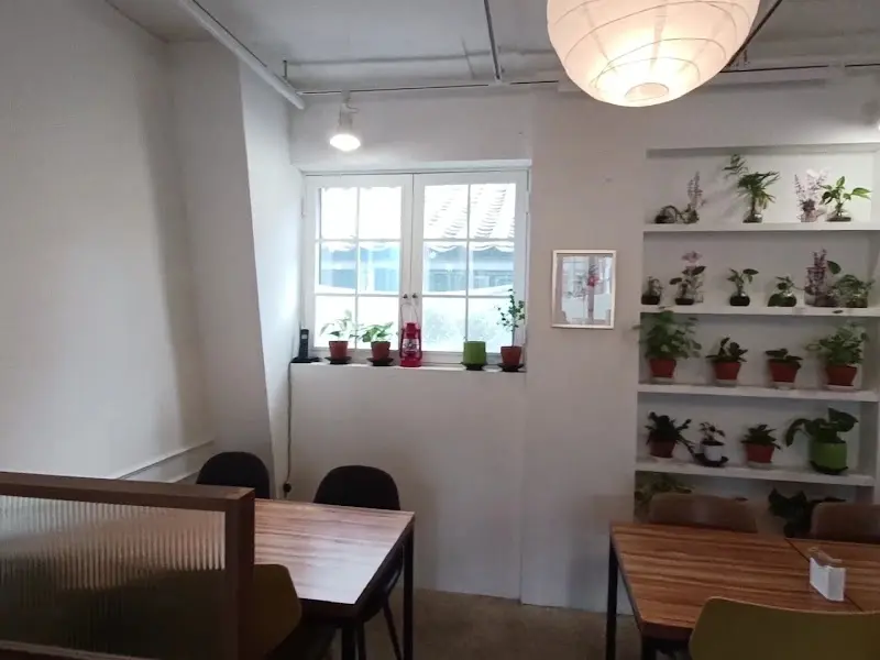 서누 내부 인테리어