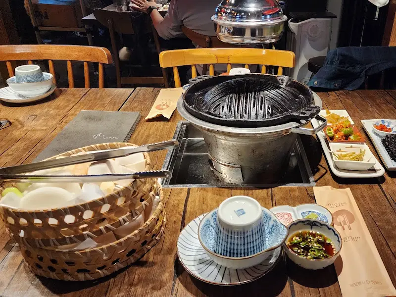 테이블 세팅 모습