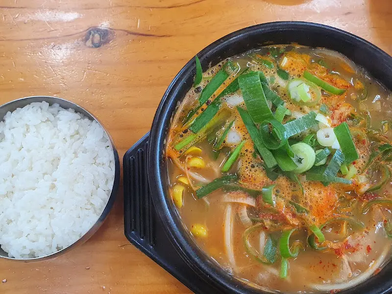 큰길돼지국밥 얼큰