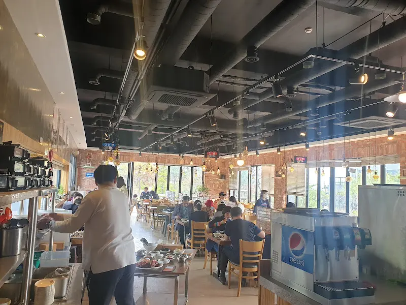 둥근상시골집 내부 전경