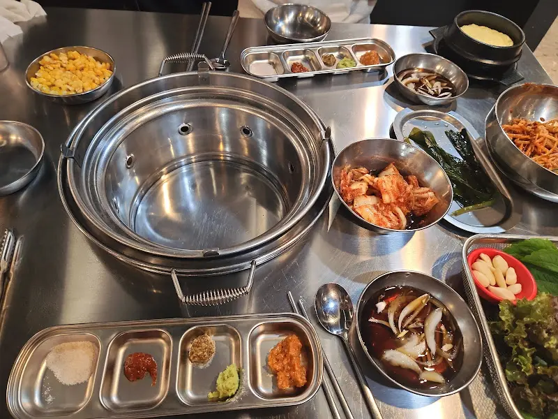 다채로운 곁들임 메뉴