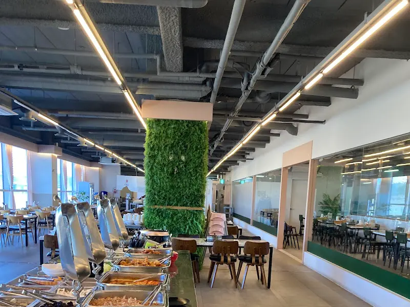 샐러드바의 전체적인 모습