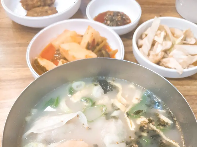 만두국과 동그랑땡