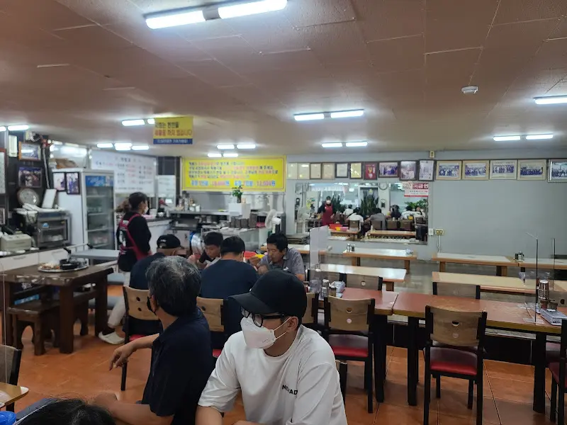 홍천뚝배기 내부