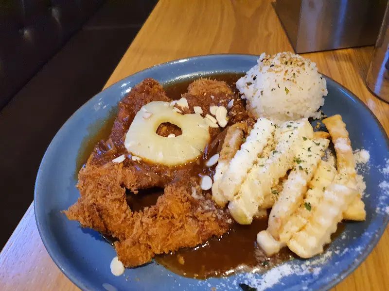 돈까스의 푸짐한 양