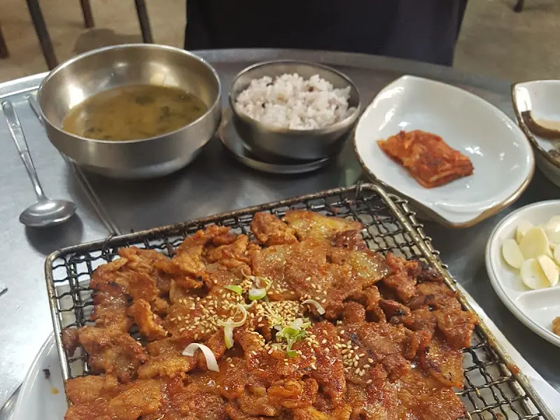 공기밥과 된장국