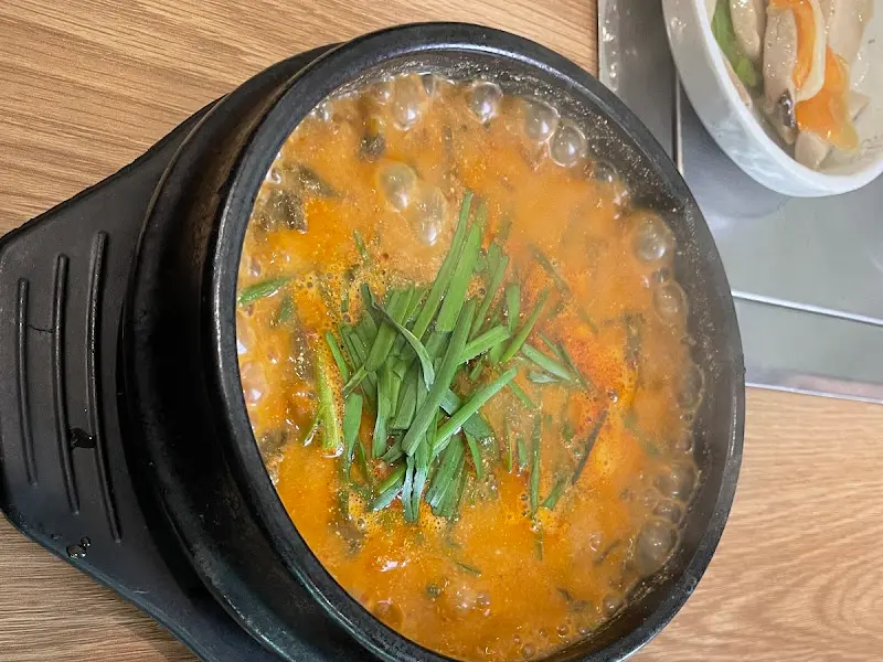 보글보글 끓는 장어탕