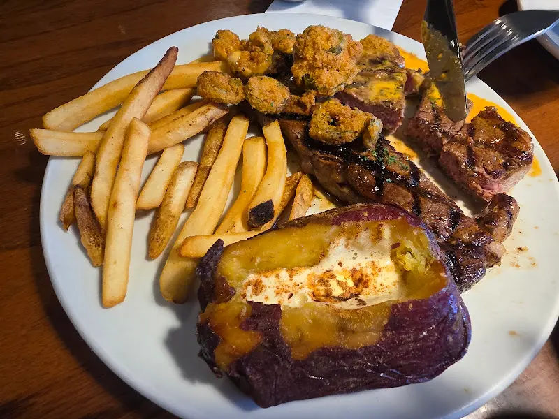 스테이크와 사이드 메뉴