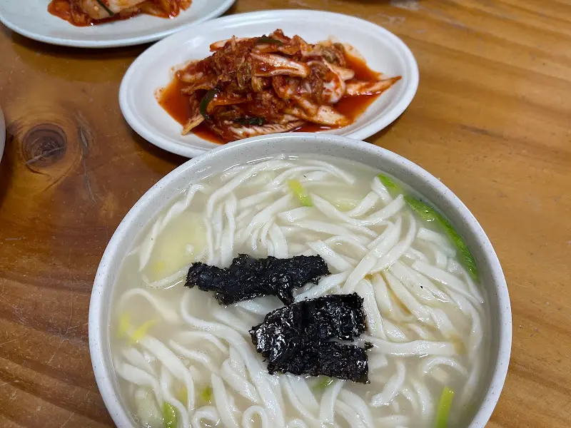 칼국수와 김치