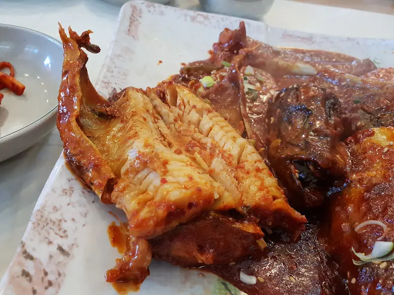 코다리 살의 촉촉함이 느껴지는 단면