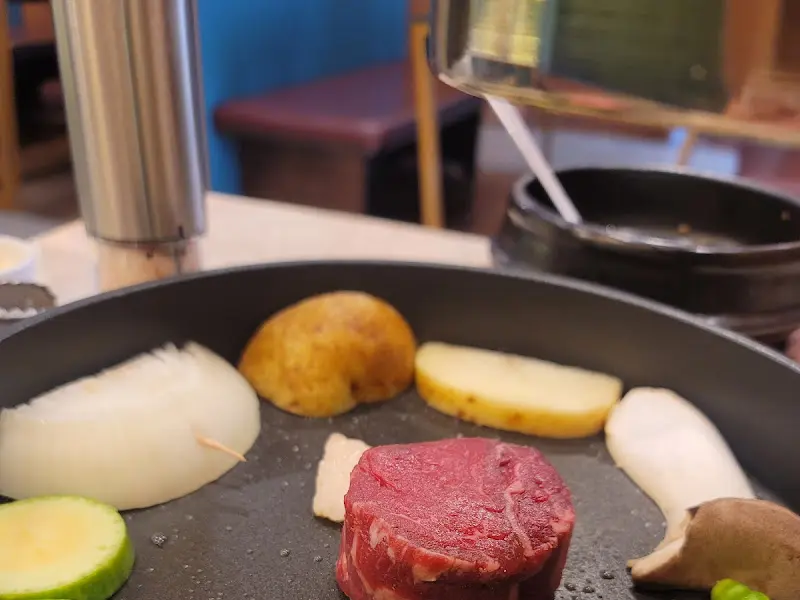 직원분이 직접 구워주는 한우