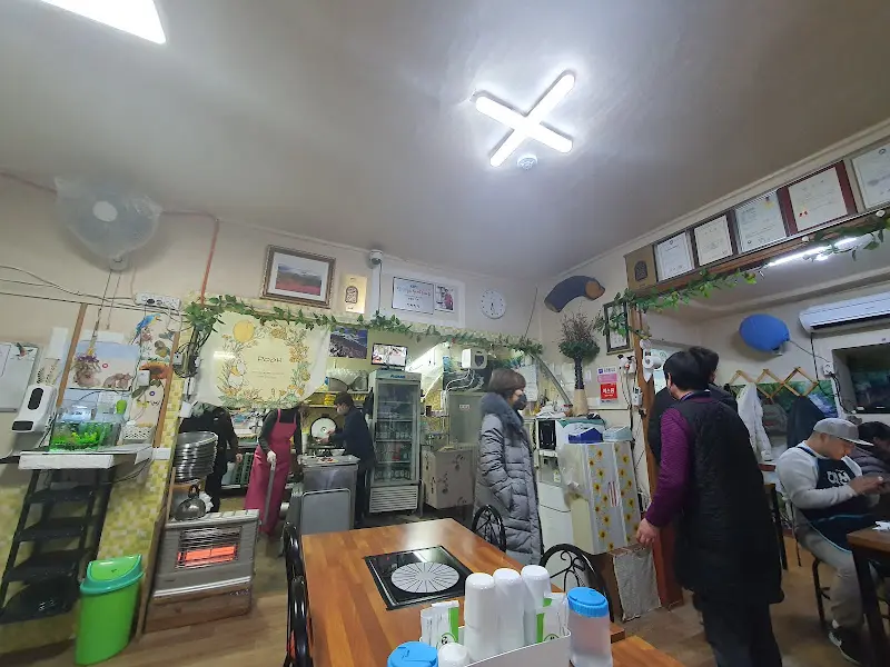 정갈하게 차려진 밑반찬