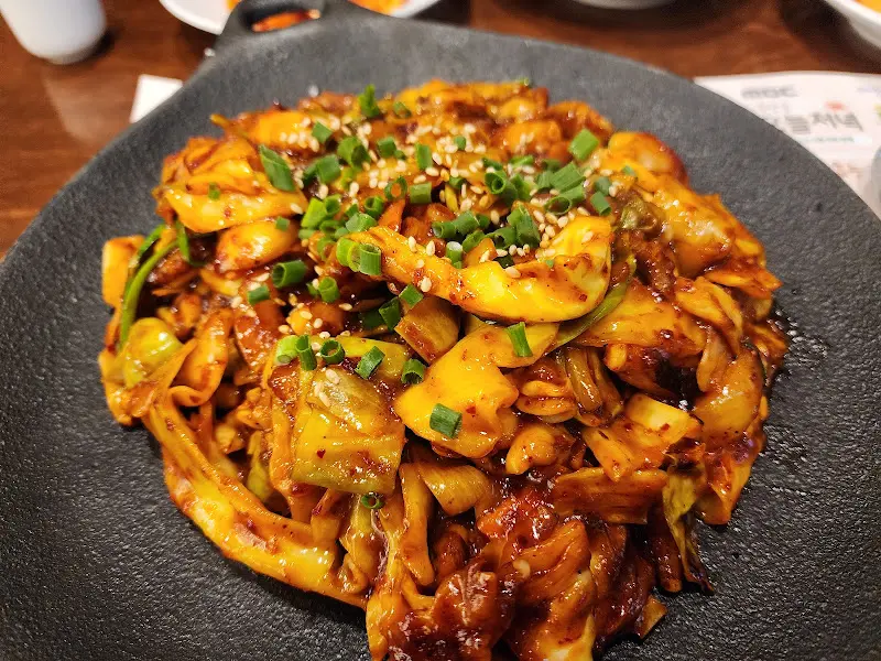 매콤달콤한 철판 낙지 볶음