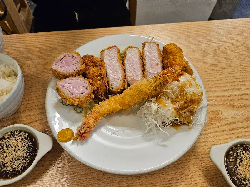 모듬까스 항공샷