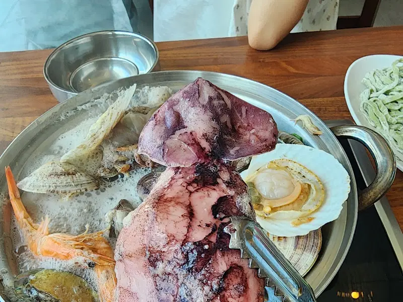 싱싱한 오징어와 가리비