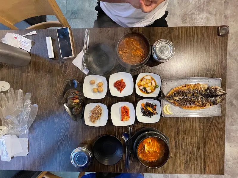 넓고 쾌적한 매장 내부