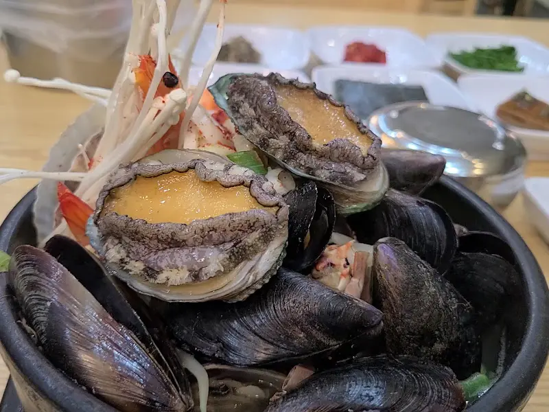 해물 가득 뚝배기