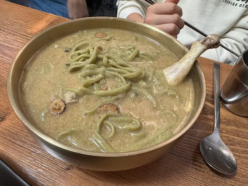 돌미역 칼국수 면발