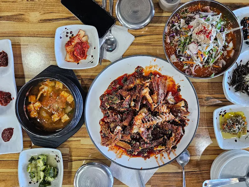 물회와 우럭튀김