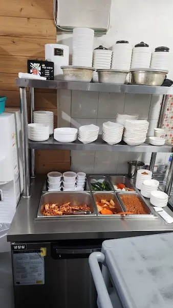 뚝돈이 내부 반찬 셀프 코너