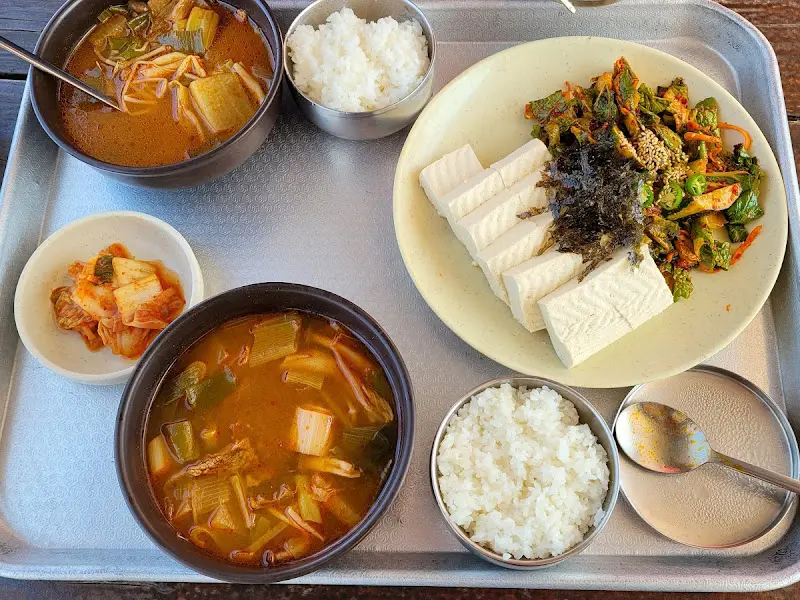 소고기 국밥과 손두부 한상차림