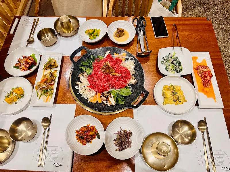 정갈한 테이블 세팅