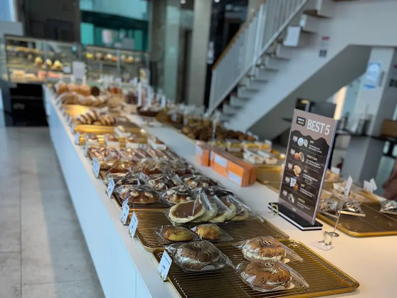 해월당 빵 진열대