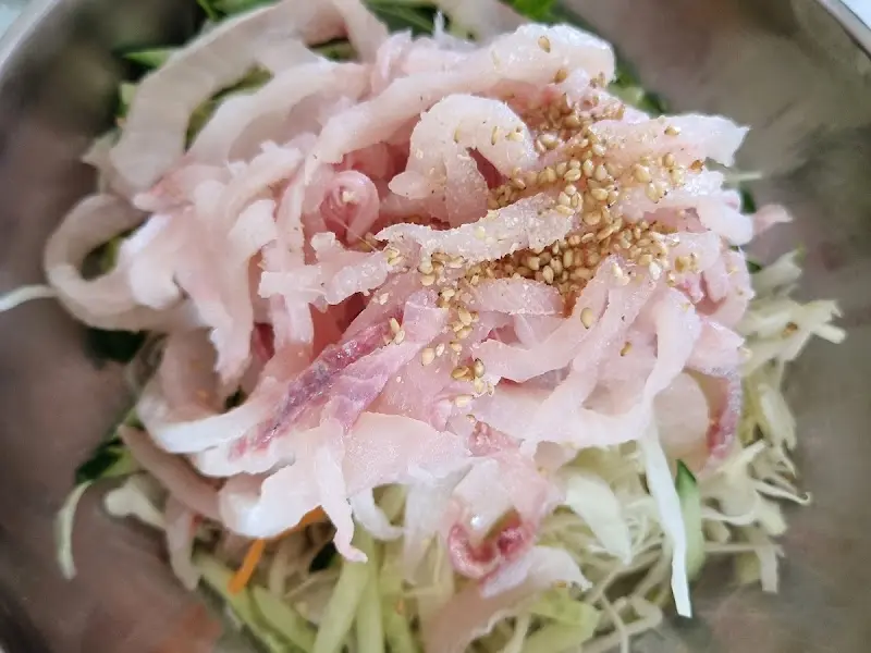 산더미처럼 쌓인 회