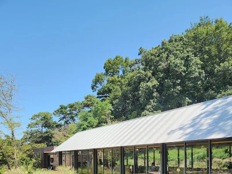 카페 건물 외관