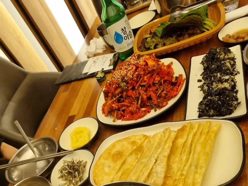 푸짐한 한 상, 술이 술술 들어가는 맛