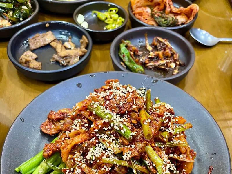 다양한 밑반찬들