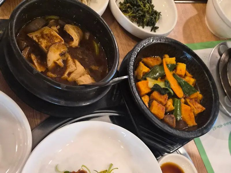 돌솥밥과 떡갈비