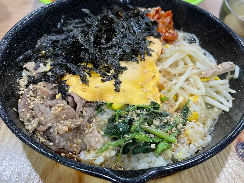 볶음밥의 클로즈업 샷