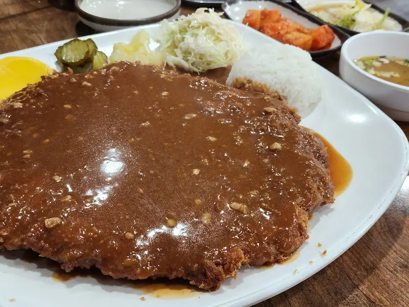 왕돈까스 근접샷