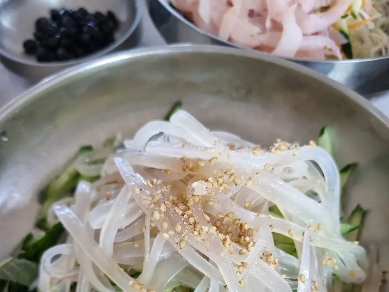 푸짐한 물회 한 상