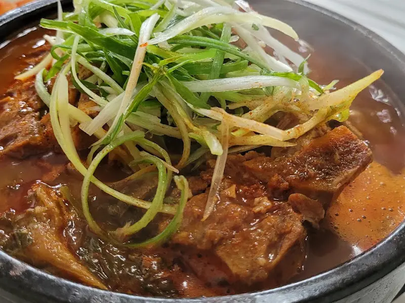 푸짐한 뼈해장국