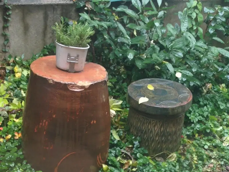 정원의 작은 테이블