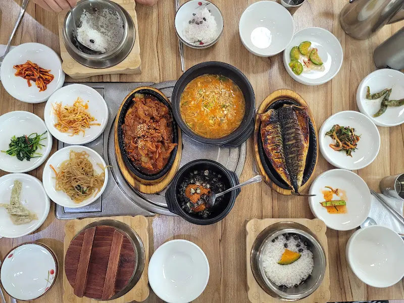 푸짐한 한 상 차림 항공샷