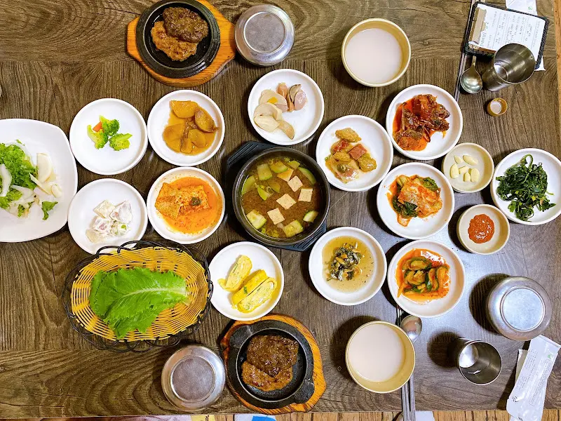 반반 떡갈비 정식 한 상 차림