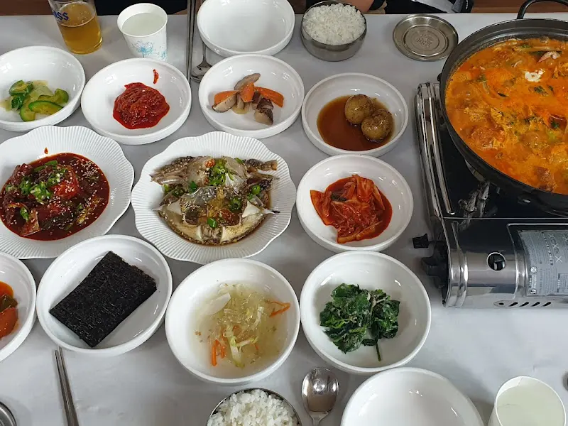 게국지, 간장게장, 밑반찬 풀세팅