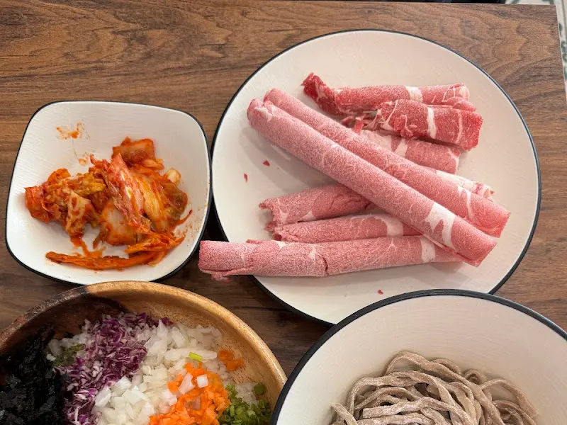 볶음밥과 김치의 환상적인 조합