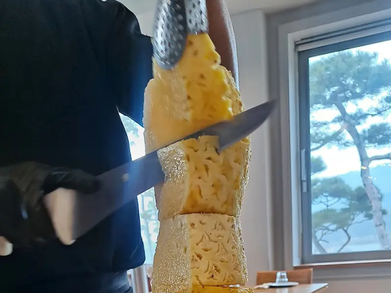 슈하스코에 곁들여 먹기 좋은 구운 파인애플