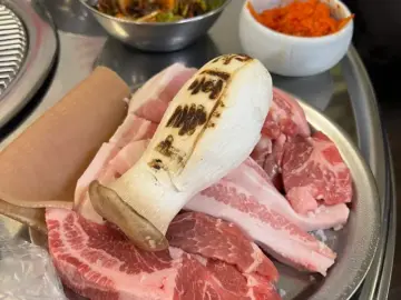 골목길 숨은 보석, 서민 갑부 상록회관에서 맛보는 향수 자극 연탄구이! 대전 맛집 기행