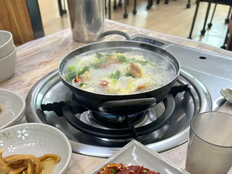 보글보글 끓고 있는 황태국