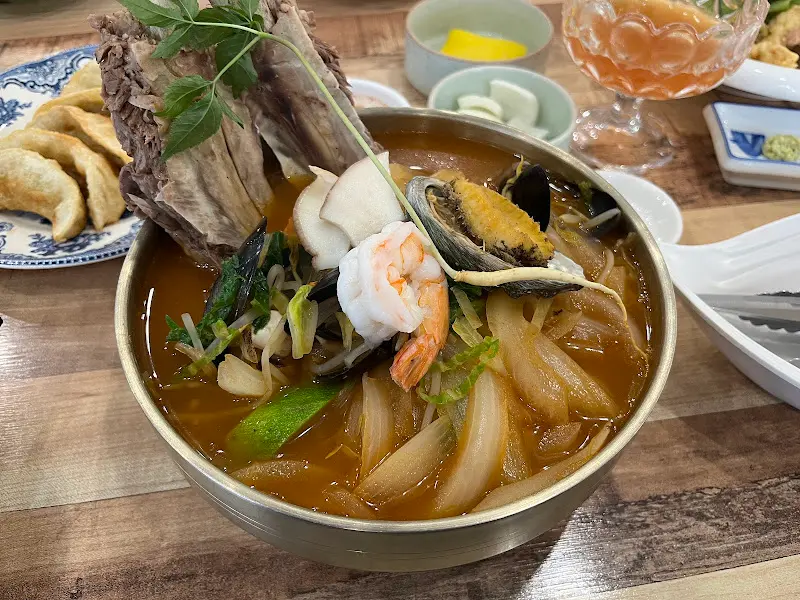 소갈비와 해산물이 어우러진 짬뽕