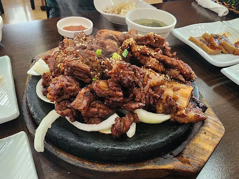 푸짐한 석갈비 한 상