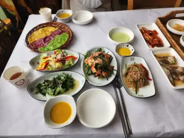 정갈한 손맛이 그리울 땐, 익산에서 만나는 어머니의 맛! 다솜차반 한정식 맛집