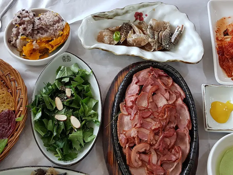 수육과 쌈 채소