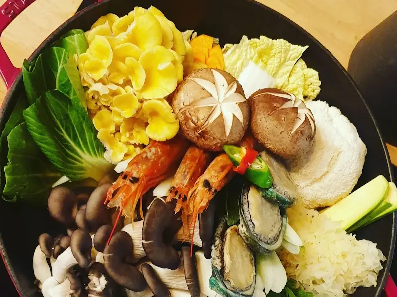 푸짐한 버섯전골 재료