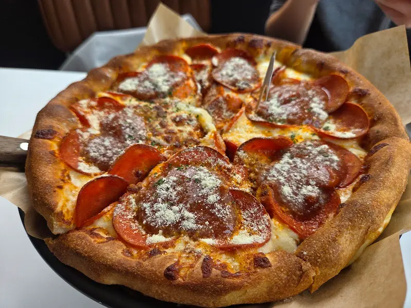 페퍼로니 시카고 피자